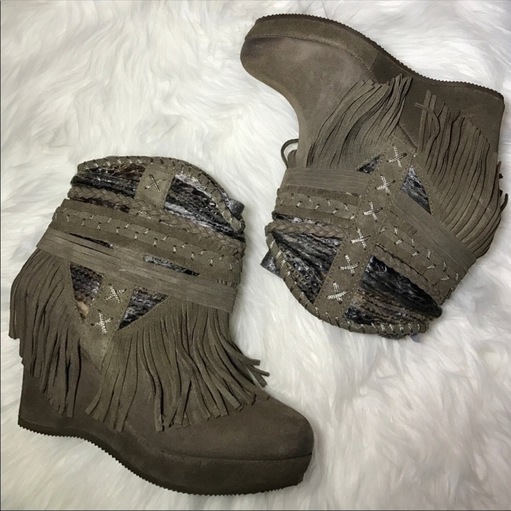 Taupe Boho Wedge Bootie with Fringe Detail - Picture 4 of 4